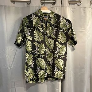 Reyn Spooner Monstera Leaf print shirt